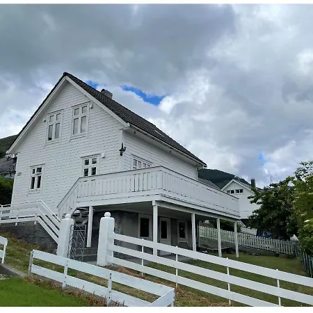 Holiday home Center - Chateau Kvalheim