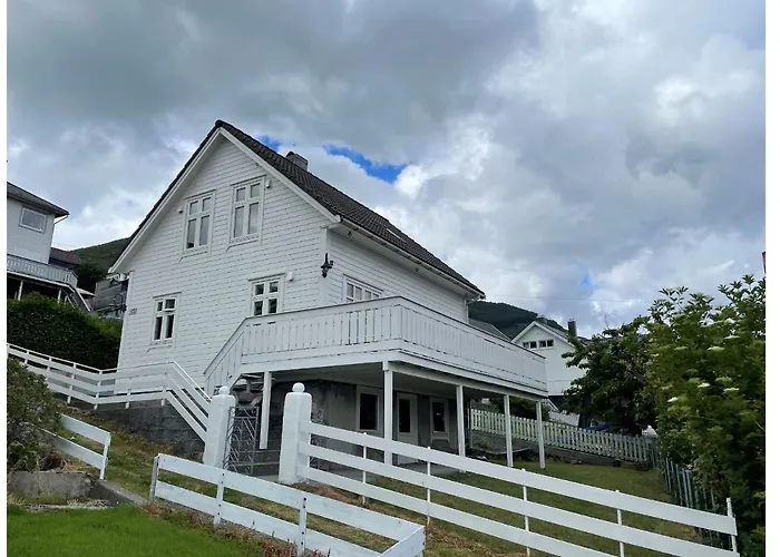 Casa de Férias Center - Chateau Kvalheim