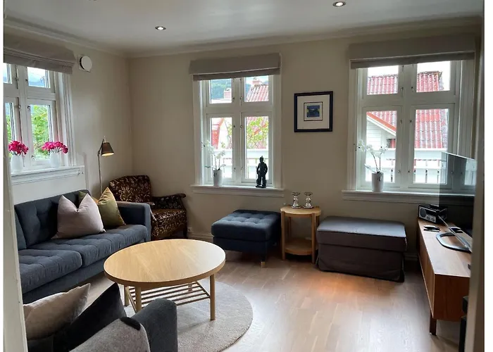 Center - Chateau Kvalheim *