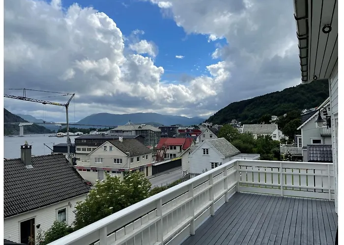 Casa de Férias Center - Chateau Kvalheim