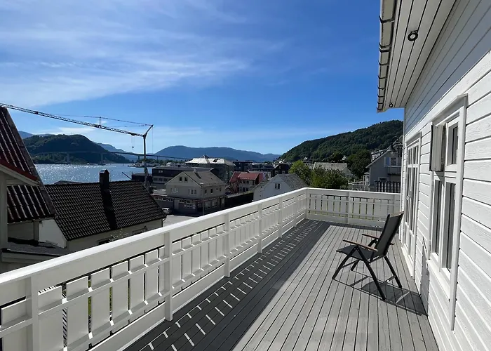 Center - Chateau Kvalheim * Maloy