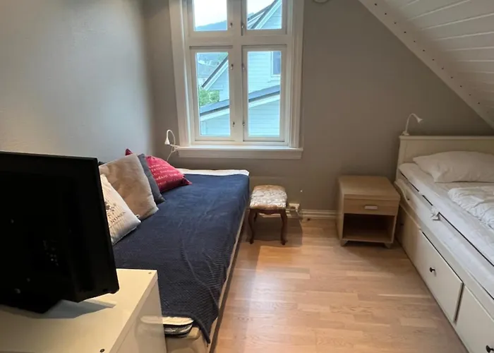 Center - Chateau Kvalheim *